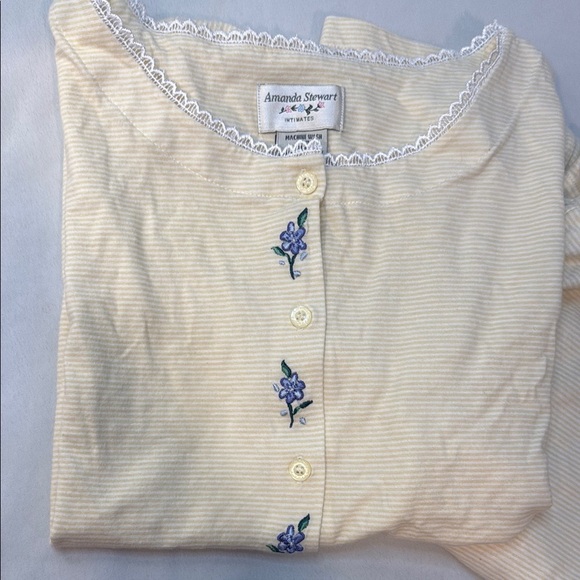 Amanda Stewart 2piece Pajama Set with Floral Accents, Size Medium, Preowned - Picture 13 of 13